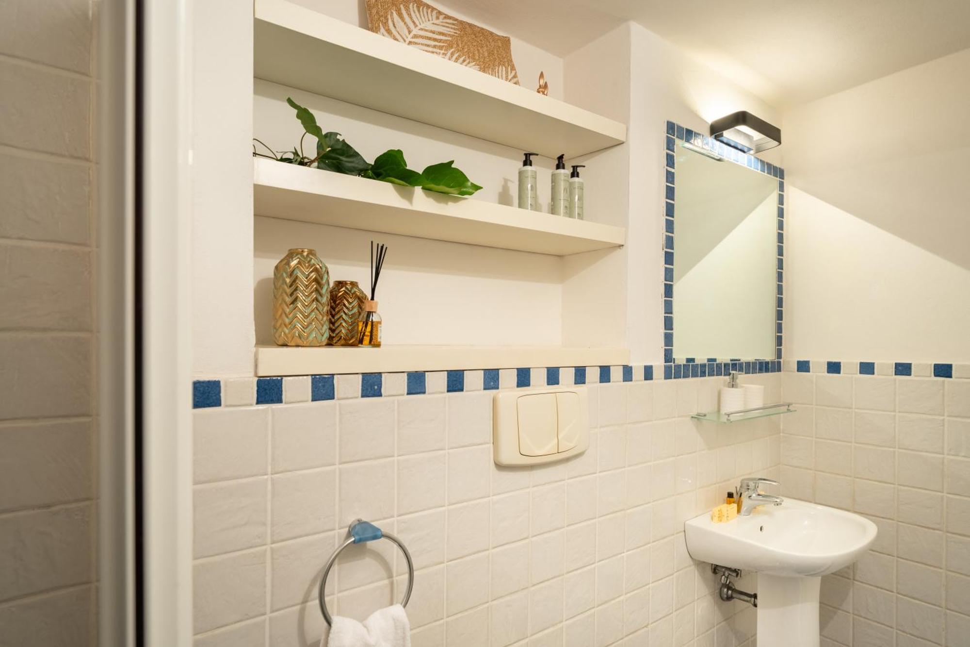Via Cimabue 8B - Florence Charming Apartments - Metropolitan Loft In Florence - 20 Minute Walk To City Center - Excellent Base For Exploring - Less Than 5 Minute Walk To The Supermarket - Amazing Bakery On The Corner Экстерьер фото