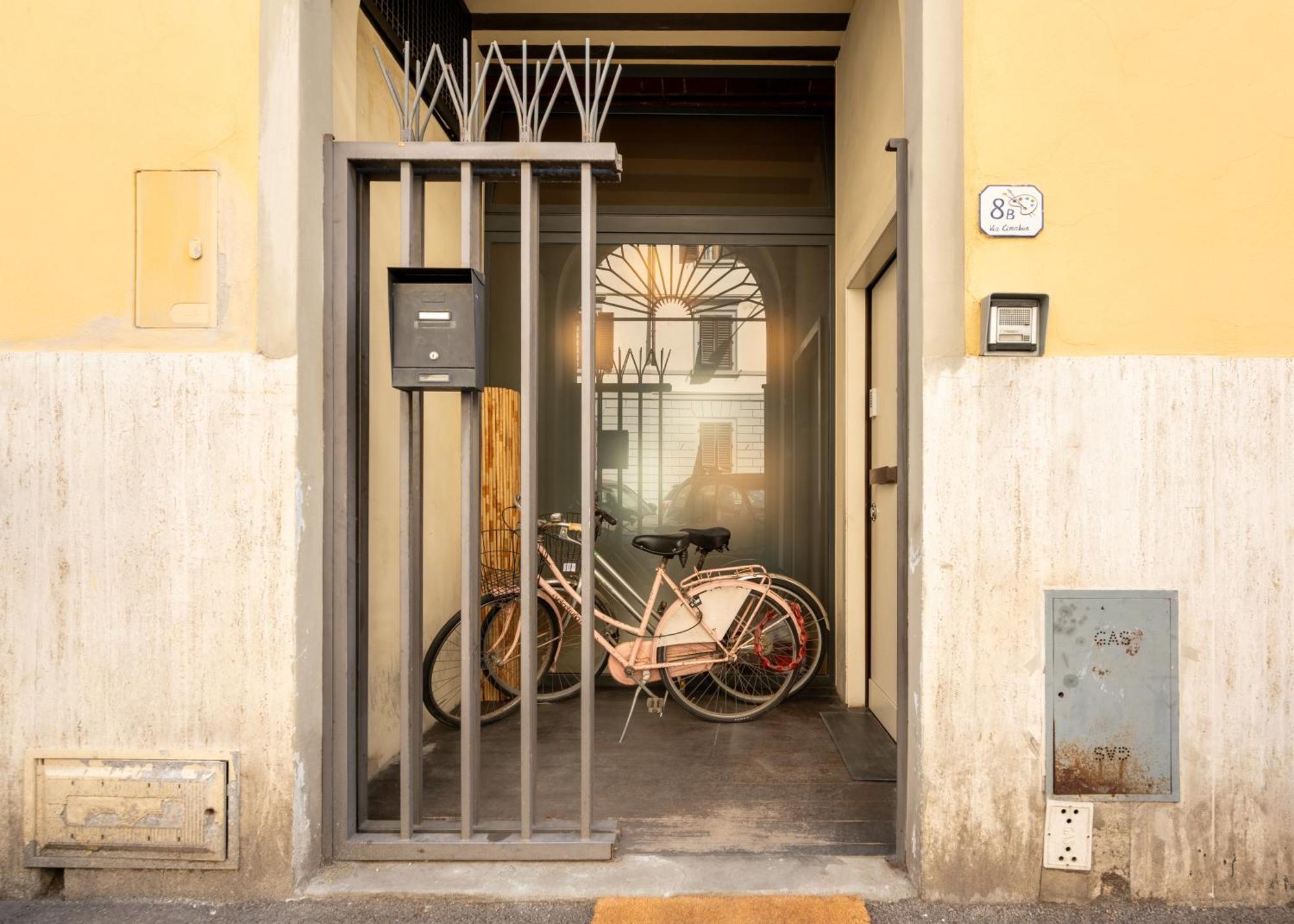 Via Cimabue 8B - Florence Charming Apartments - Metropolitan Loft In Florence - 20 Minute Walk To City Center - Excellent Base For Exploring - Less Than 5 Minute Walk To The Supermarket - Amazing Bakery On The Corner Экстерьер фото